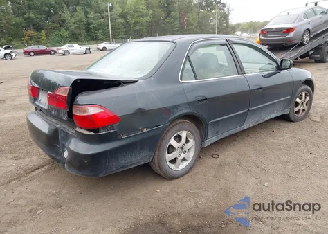 2000 Honda Accord 2.3 Se z USA, uszkodzony, nr VIN 1HGCG5675YA078176